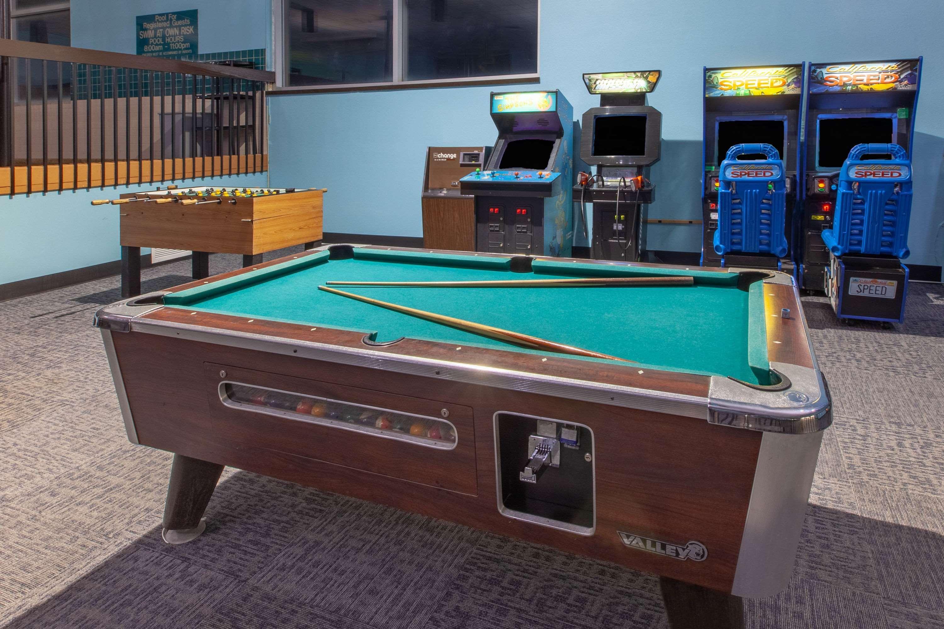 Days Inn & Suites By Wyndham Grand Rapids Near Downtown ワイオミング エクステリア 写真
