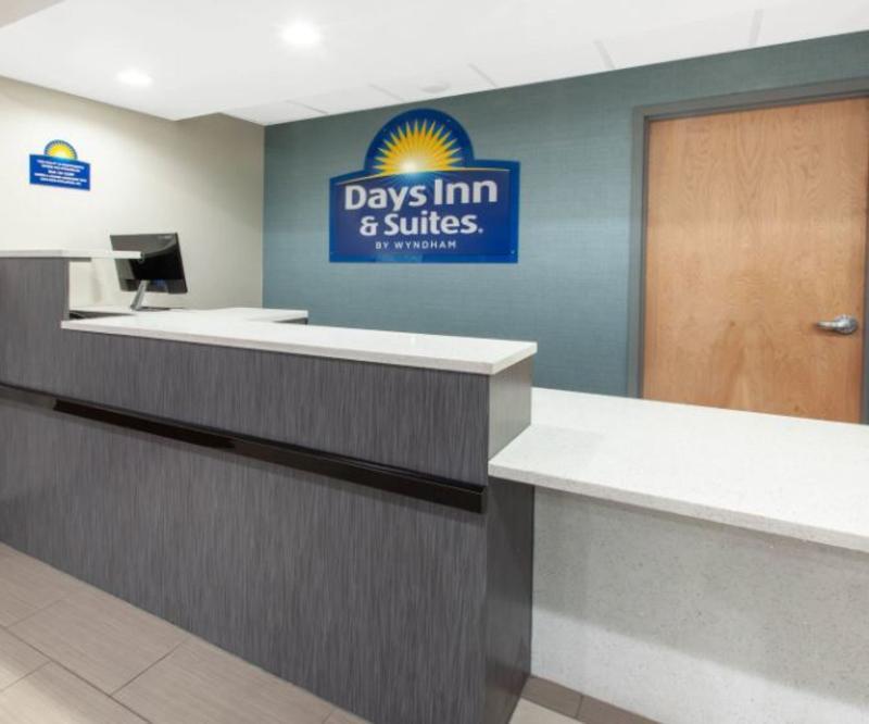 Days Inn & Suites By Wyndham Grand Rapids Near Downtown ワイオミング エクステリア 写真