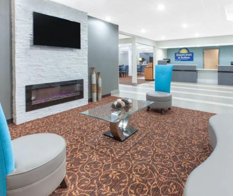 Days Inn & Suites By Wyndham Grand Rapids Near Downtown ワイオミング エクステリア 写真