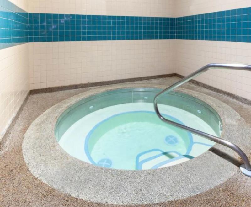 Days Inn & Suites By Wyndham Grand Rapids Near Downtown ワイオミング エクステリア 写真